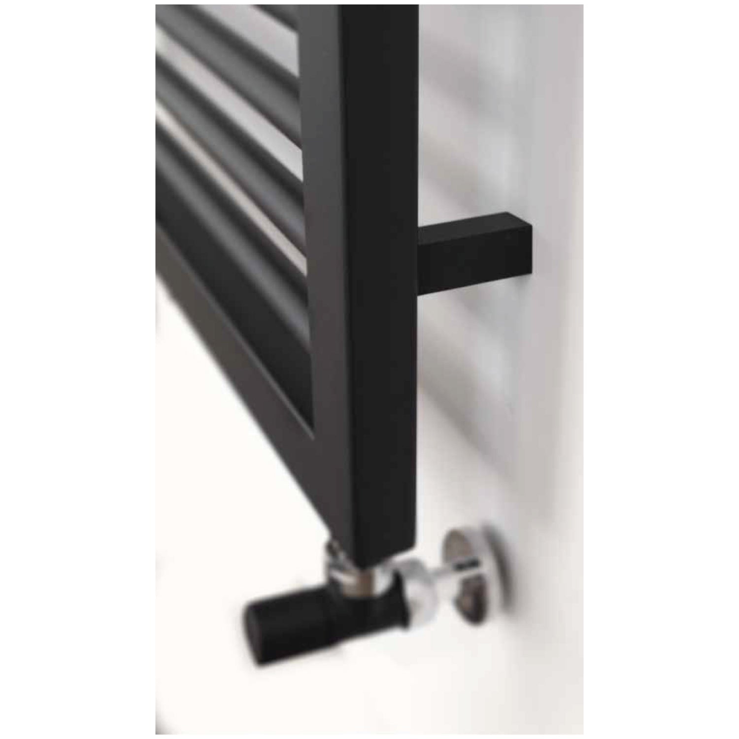  Termoarredo idraulico modello Asti 823x600 dritto - Antracite by CeramicStore | Lo specialista del tuo bagno