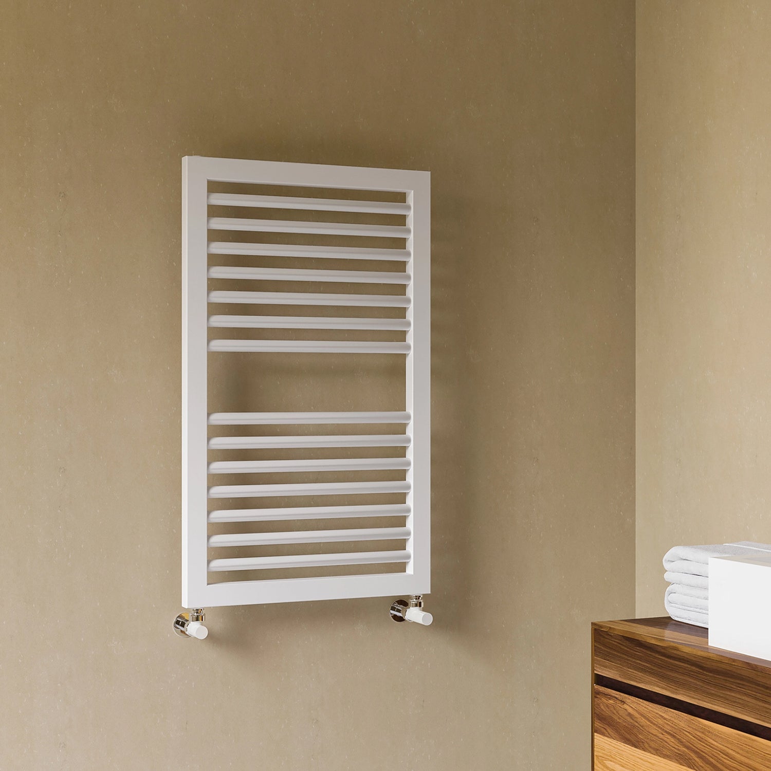Termoarredo idraulico modello Asti 823x500 dritto - Bianco by CeramicStore | Lo specialista del tuo bagno