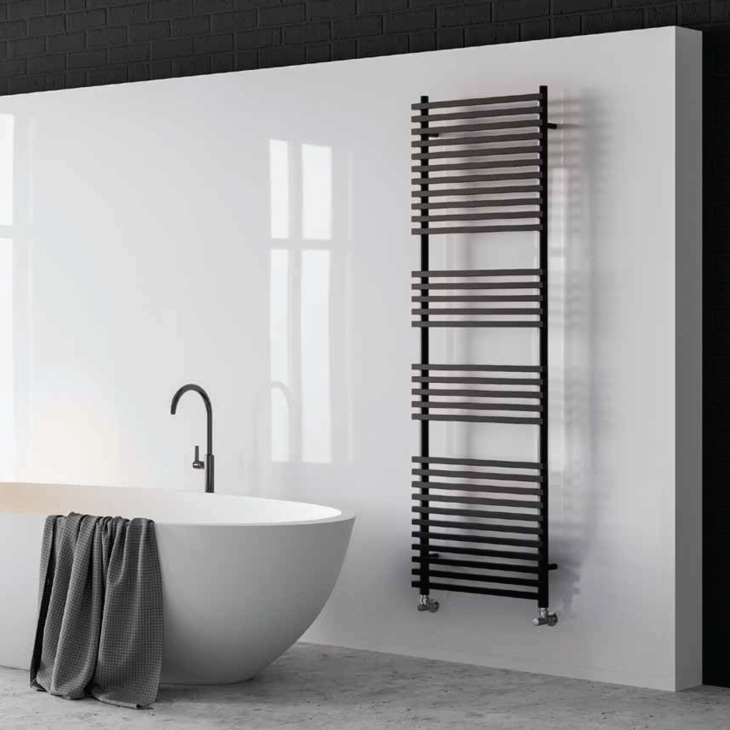 Termoarredo idraulico modello Trapani di Lazzarini 1640x500 dritto - Antracite by CeramicStore | Lo specialista del tuo bagno
