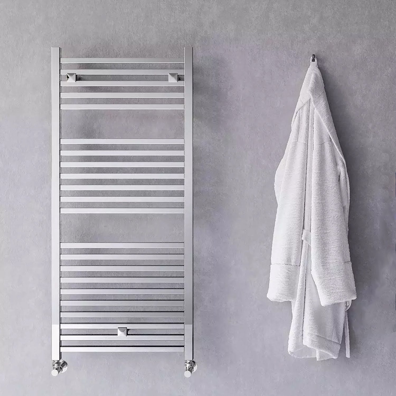 Termoarredo idraulico modello Todi di Lazzarini 1110x500 - Cromo by CeramicStore | Lo specialista del tuo bagno