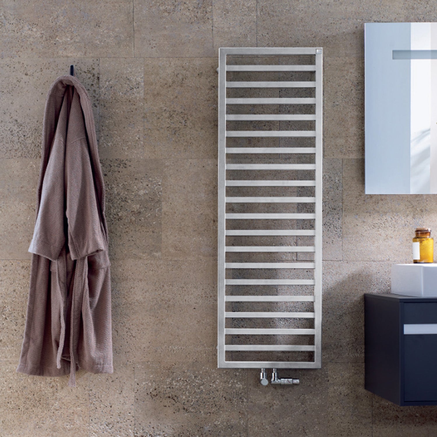 Termoarredo in acciaio Bianco Zehnder modello Quaro H. 1403 x L. 600 mm