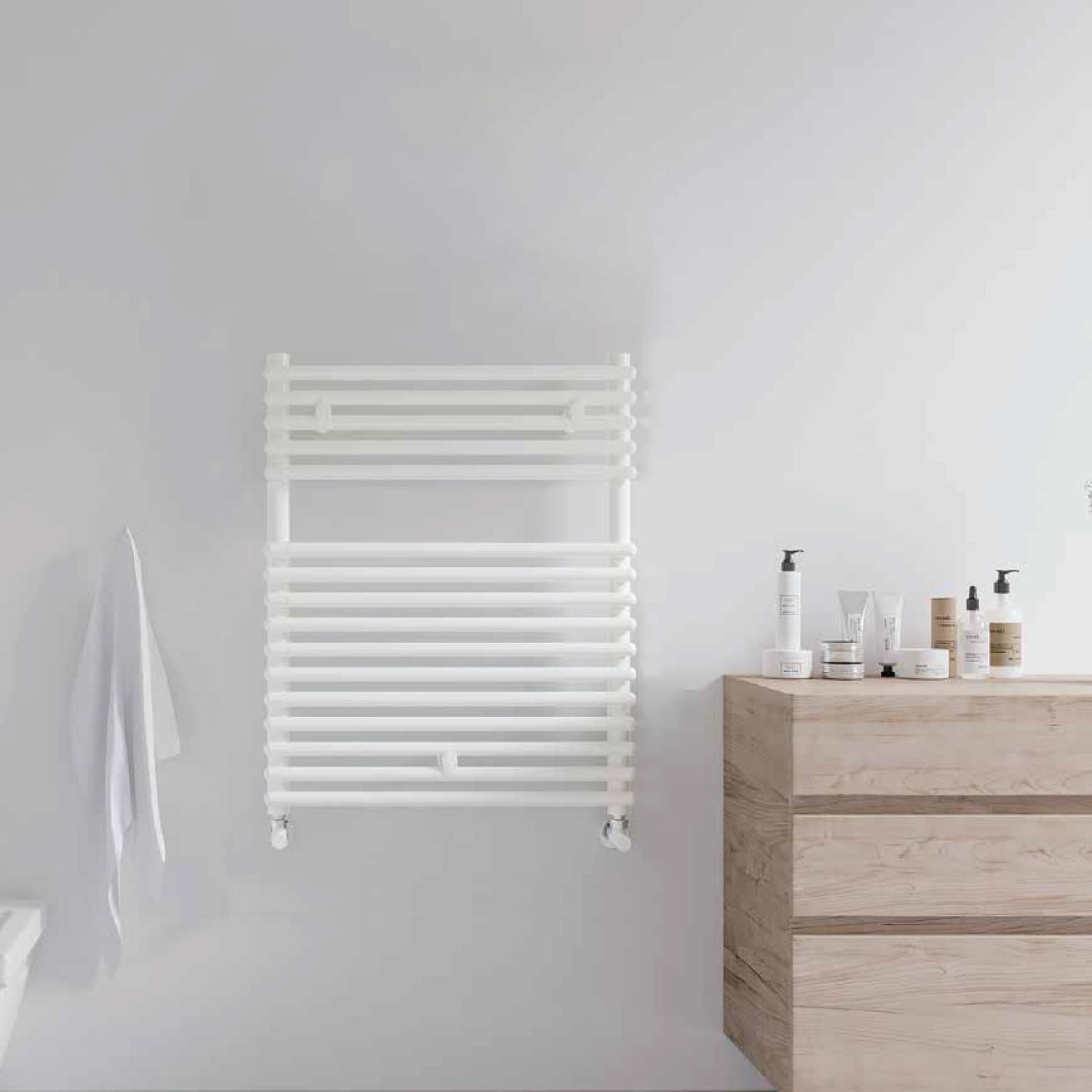 Termoarredo idraulico modello Catania di Lazzarini 730x500 - Bianco by CeramicStore | Lo specialista del tuo bagno