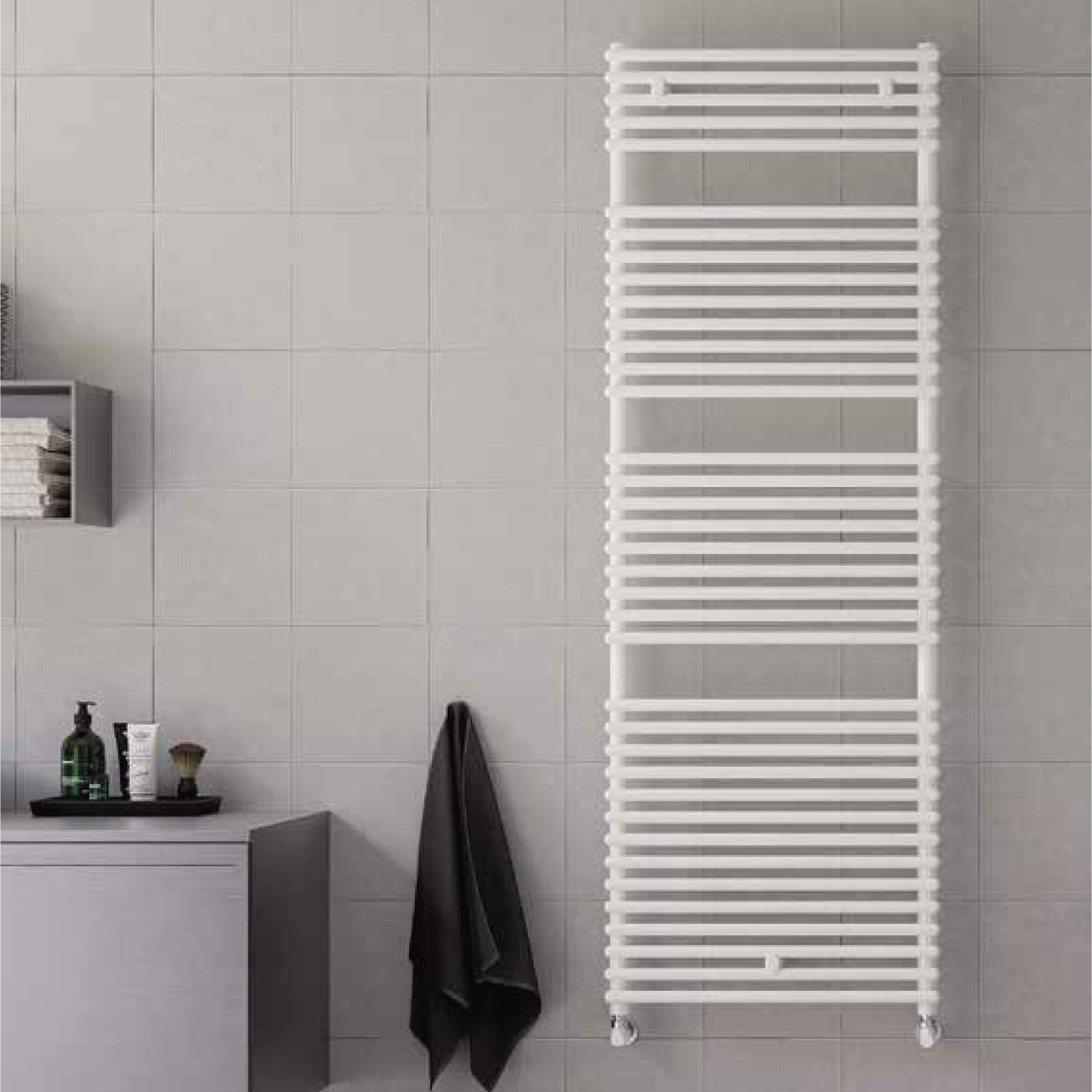 Termoarredo idraulico modello Catania di Lazzarini 1450x600 - Bianco by CeramicStore | Lo specialista del tuo bagno