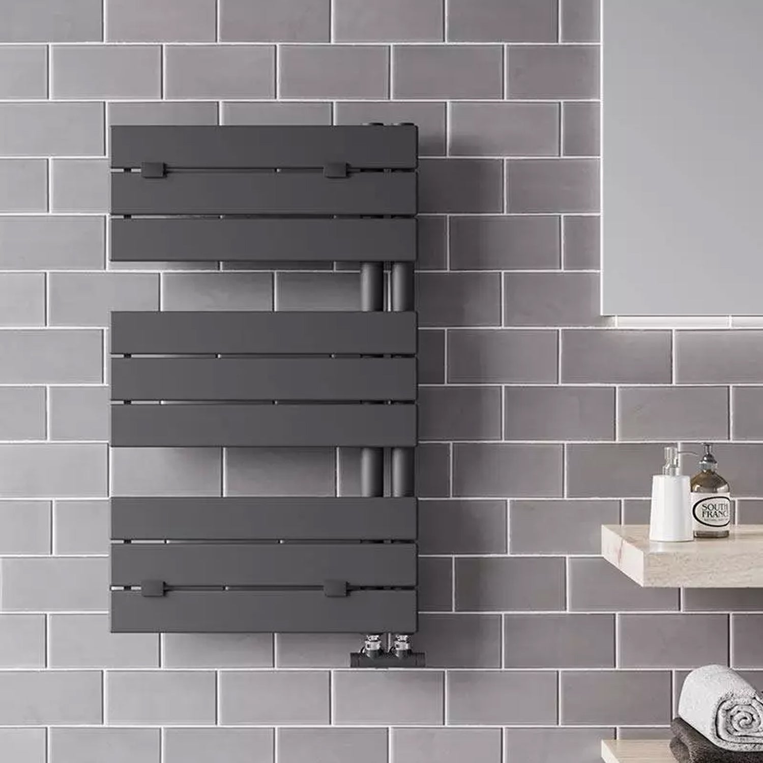 Termoarredo idraulico modello Alba di Lazzarini 830x500 - Antracite by CeramicStore | Lo specialista del tuo bagno