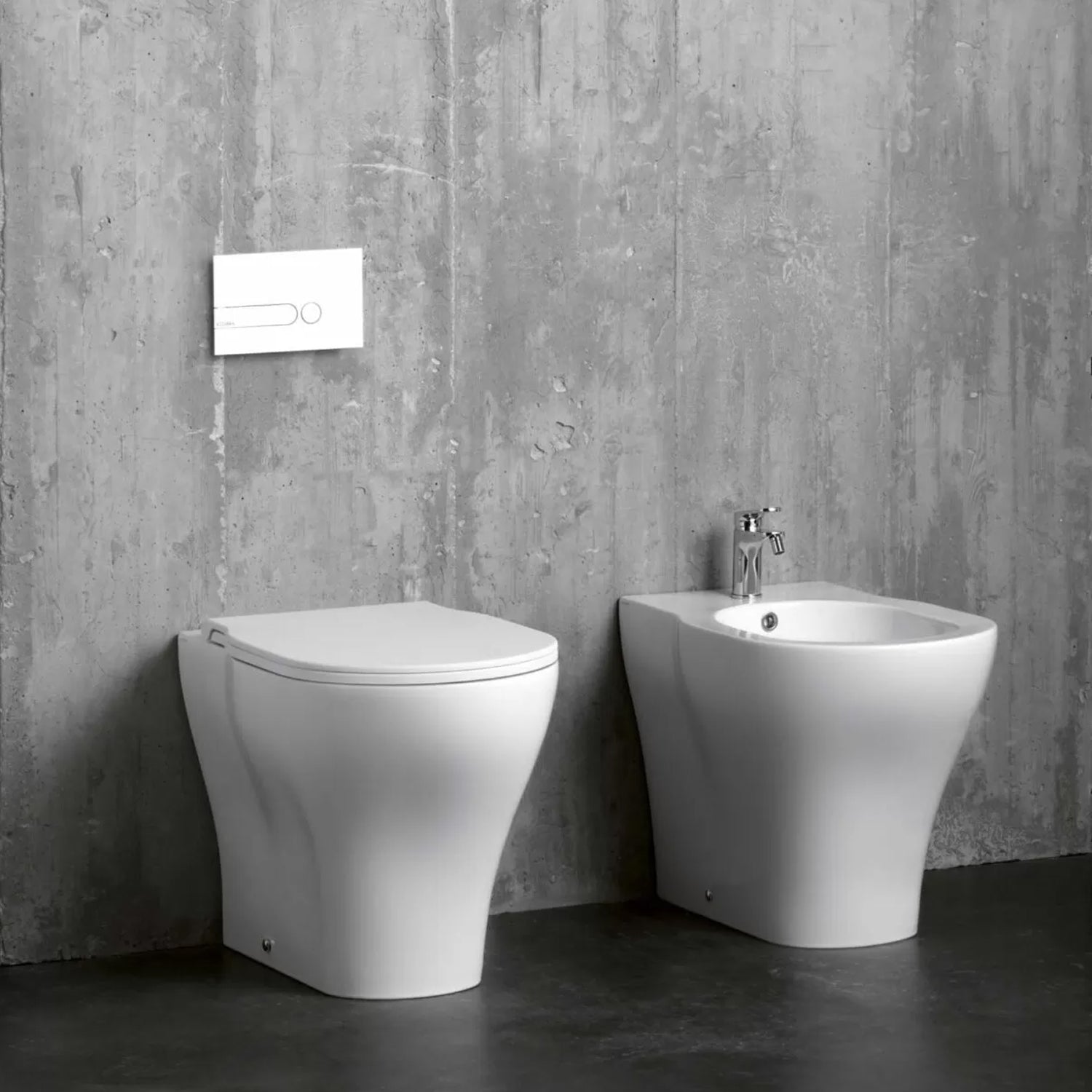  Set sanitari Azzurra XL vaso WC e bidet a terra 61x43x49H cm con sedile â€“ Bianco lucido