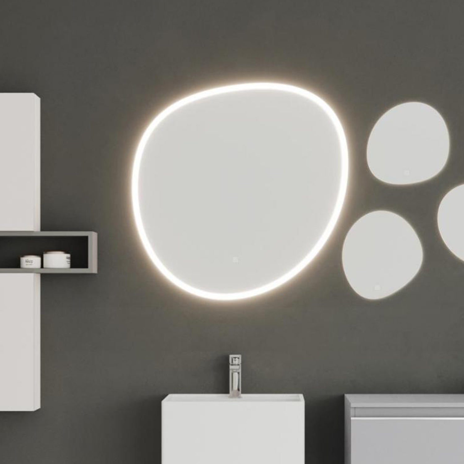 Specchio quadrato arrotondato retroilluminato LED con touch Cubi&Co 82x72 cm by CeramicStore | Lo specialista del tuo bagno