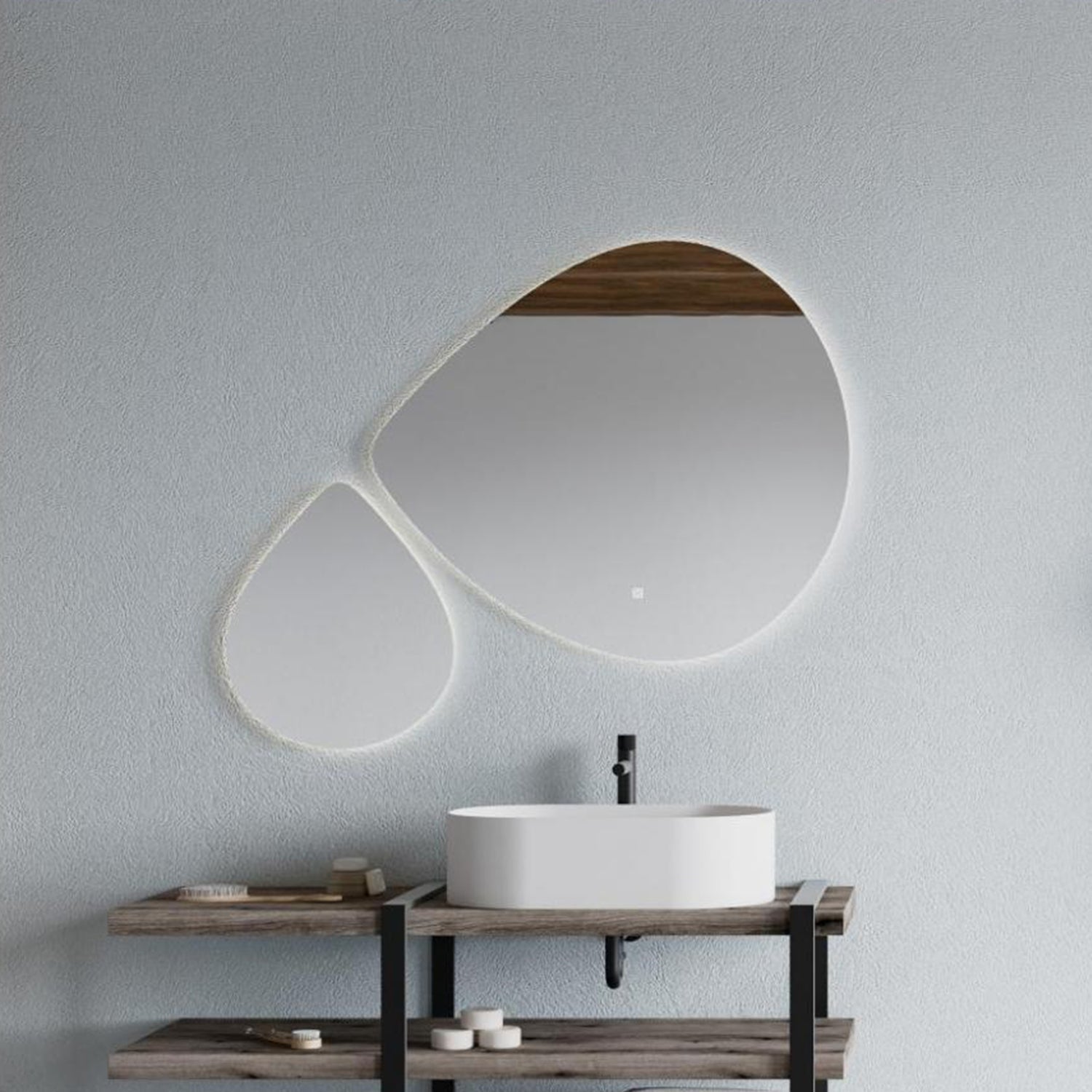 Specchio touch a goccia con luce LED integrata Cubi&Co cm 48x40 by CeramicStore | Lo specialista del tuo bagno