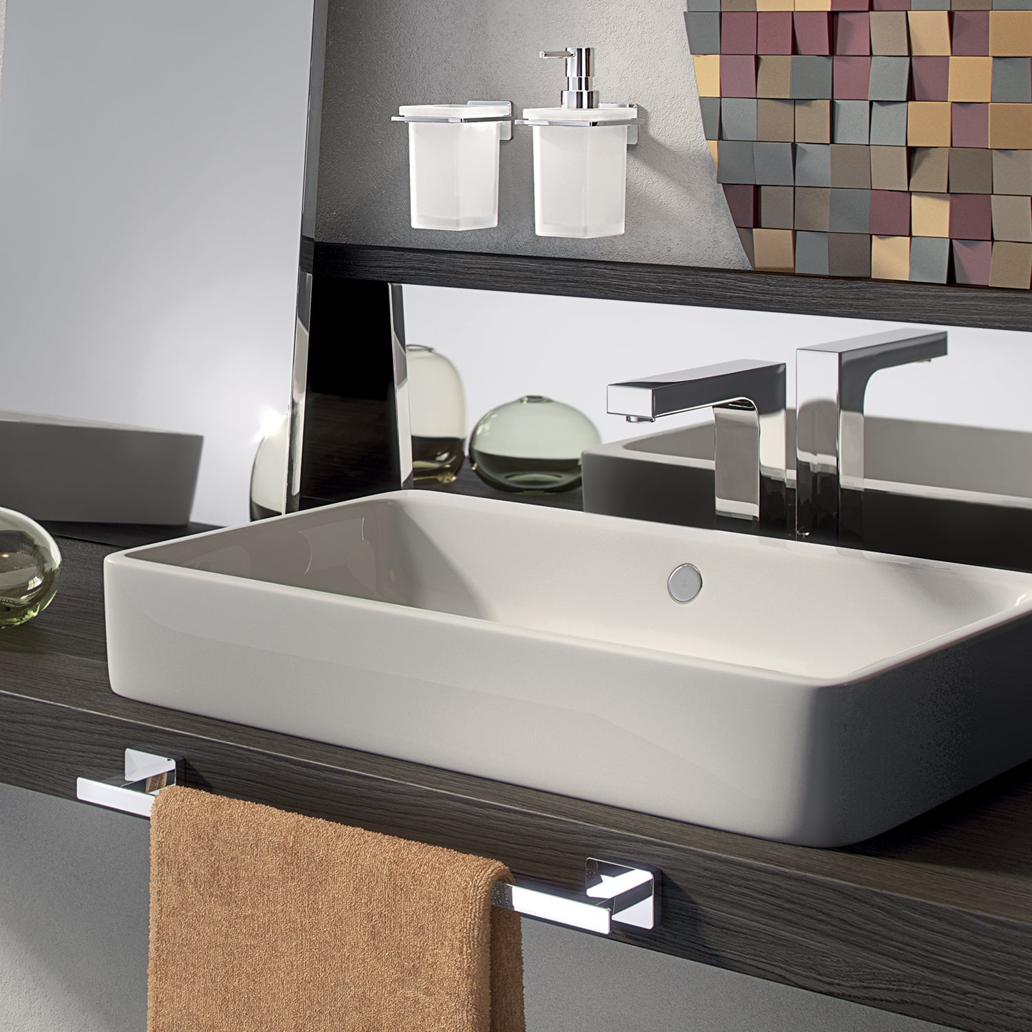  Portasalviette a parete Gedy modello Atena da 60 cm - Cromato by CeramicStore | Lo specialista del tuo bagno