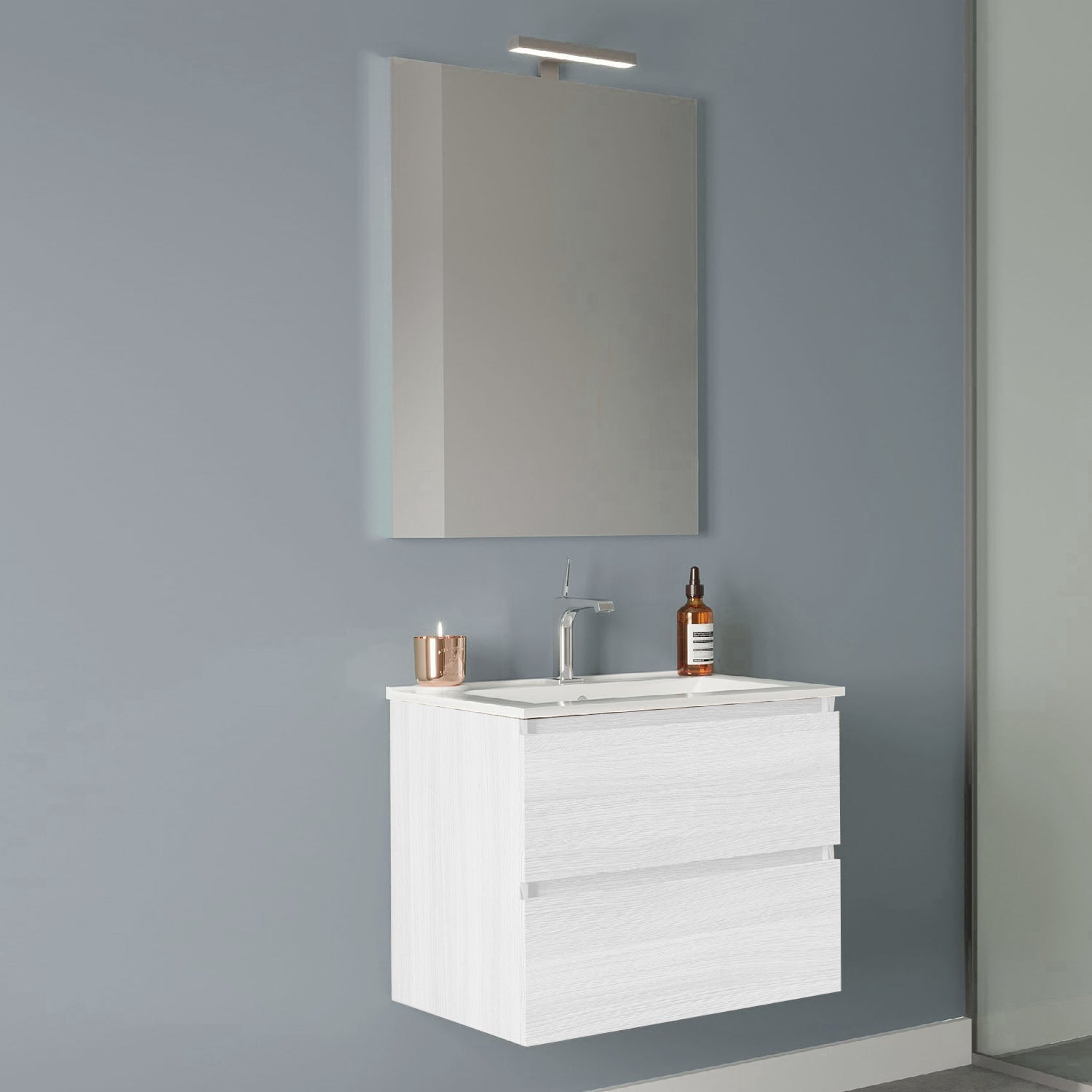 Mobile bagno sospeso con lavabo in ceramica specchio e lampada cm 60 colore Rovere Bianco- Cubi&Co modello Symmetry Classic 1 by CeramicStore | Lo specialista del tuo bagno