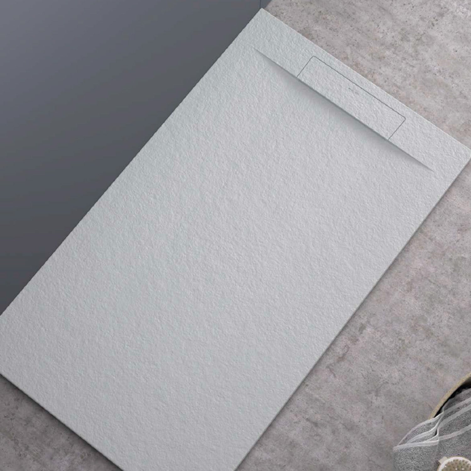 Piatto doccia in resina modello Titano 70x90cm bianco opaco effetto pietra by CeramicStore | Lo specialista del tuo bagno