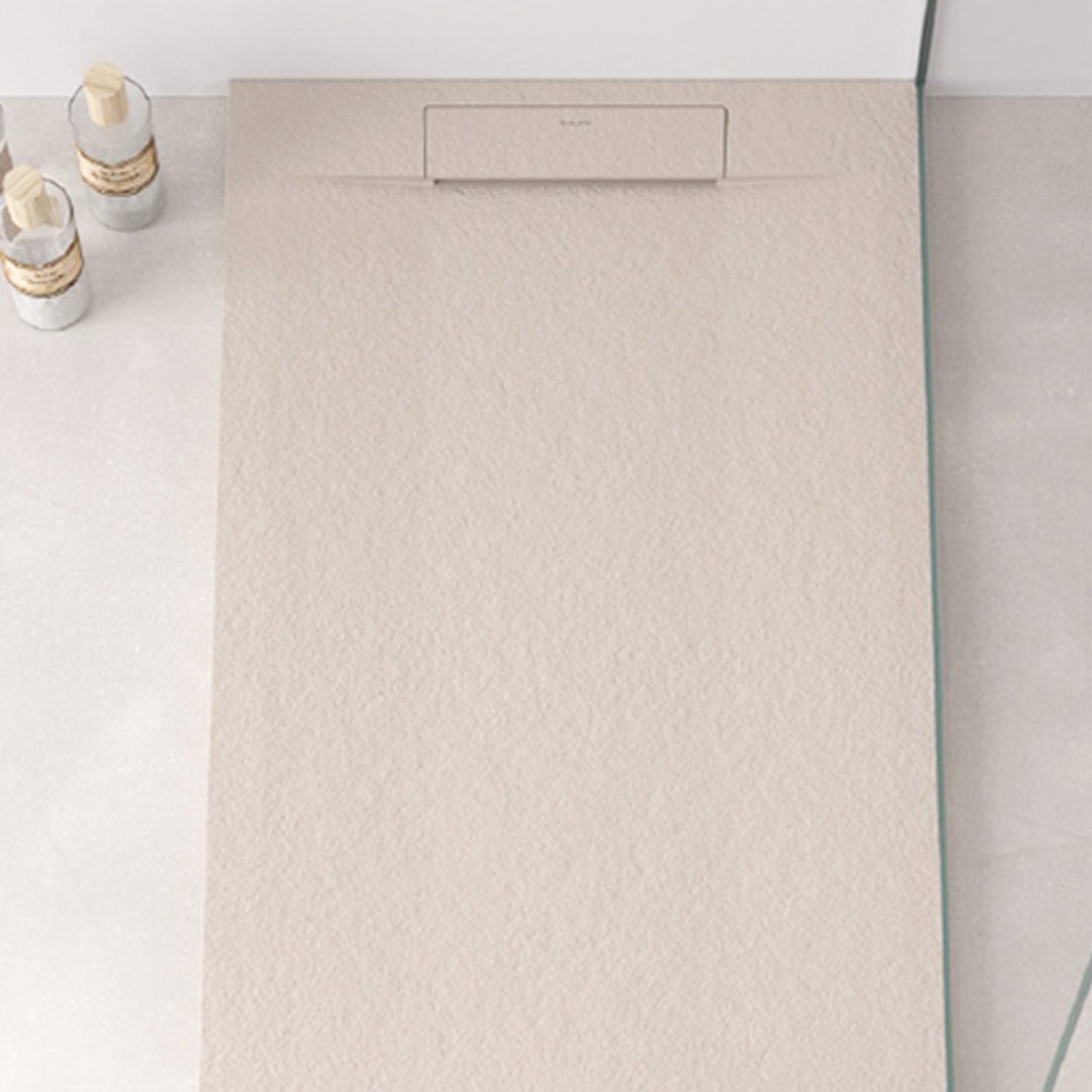 Piatto doccia in resina modello Titano 80x80 cm crema effetto pietra by CeramicStore | Lo specialista del tuo bagno