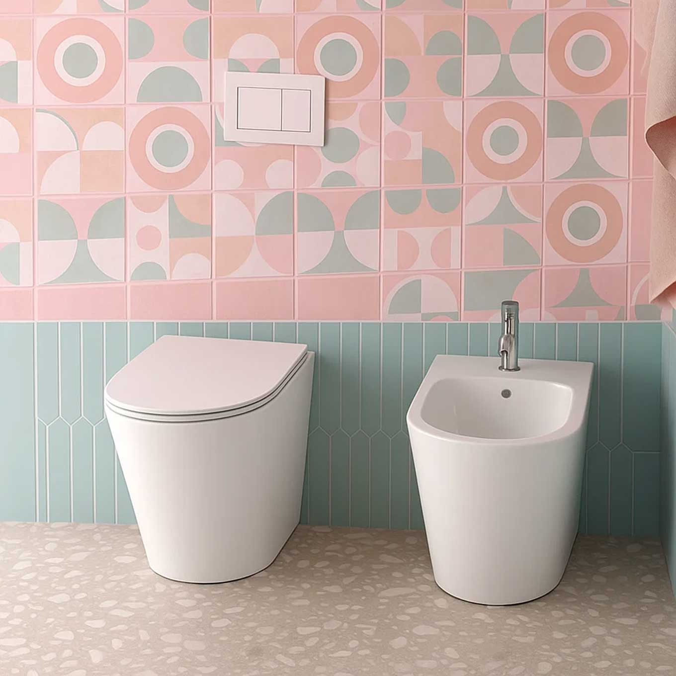  Sanitari filomuro senza brida con copriwater soft close BathCore serie Cuore L 37 x P 52 x H 41 cm â€“ Bianco lucido