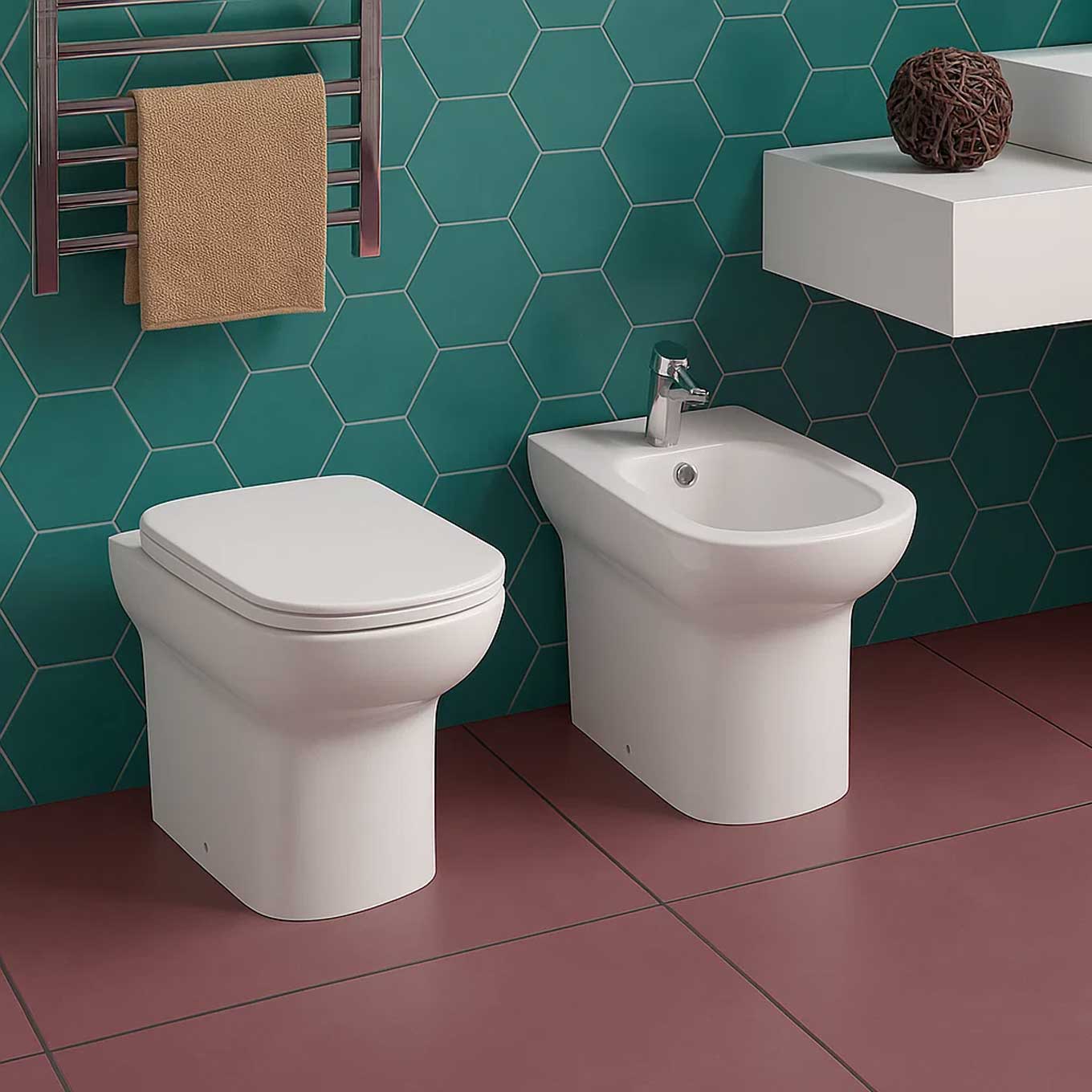Sanitari filomuro modello Amber con sedile SoftClose 54.5x37 H. 44 cm - Bianco lucido